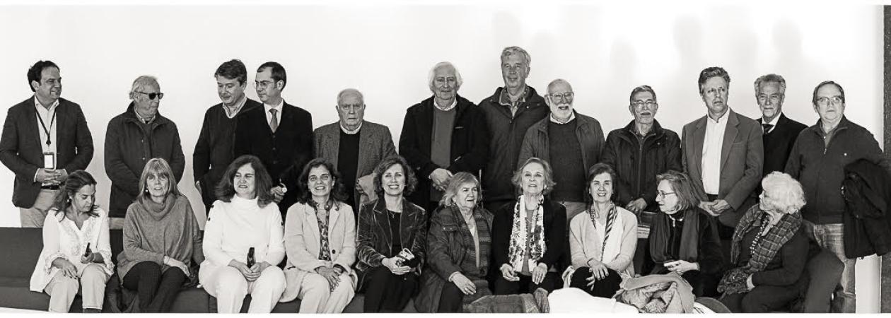 Foto do grupo em preto e branco